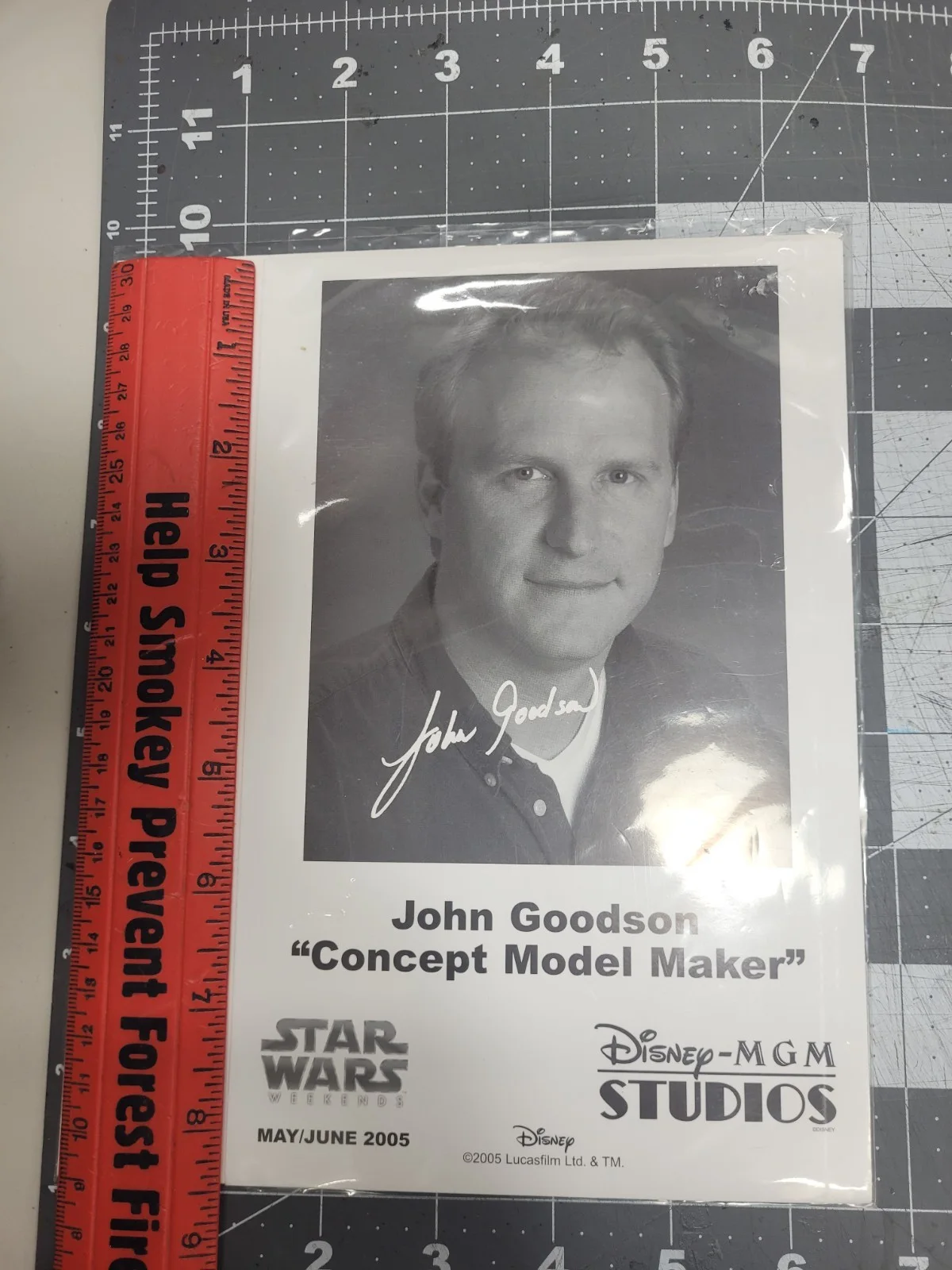 John Goodson — Disney Star Wars Weekend JOHN GOODSON 5.5 x 8.5 Signed Photo Concept Model Maker, изображение 2