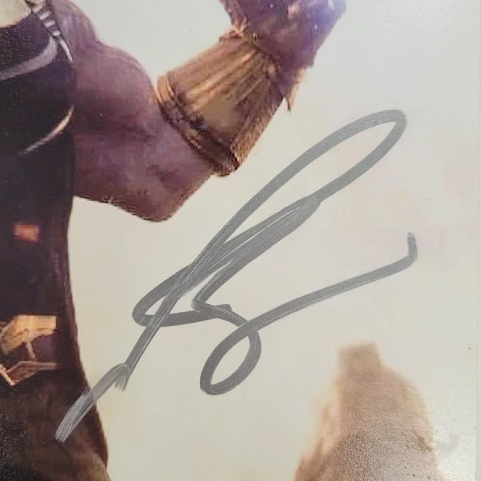 Josh Brolin — Josh Brolin signed Thanos Marvel Avengers 8x10 Photo ~ Beckett BAS, изображение 2