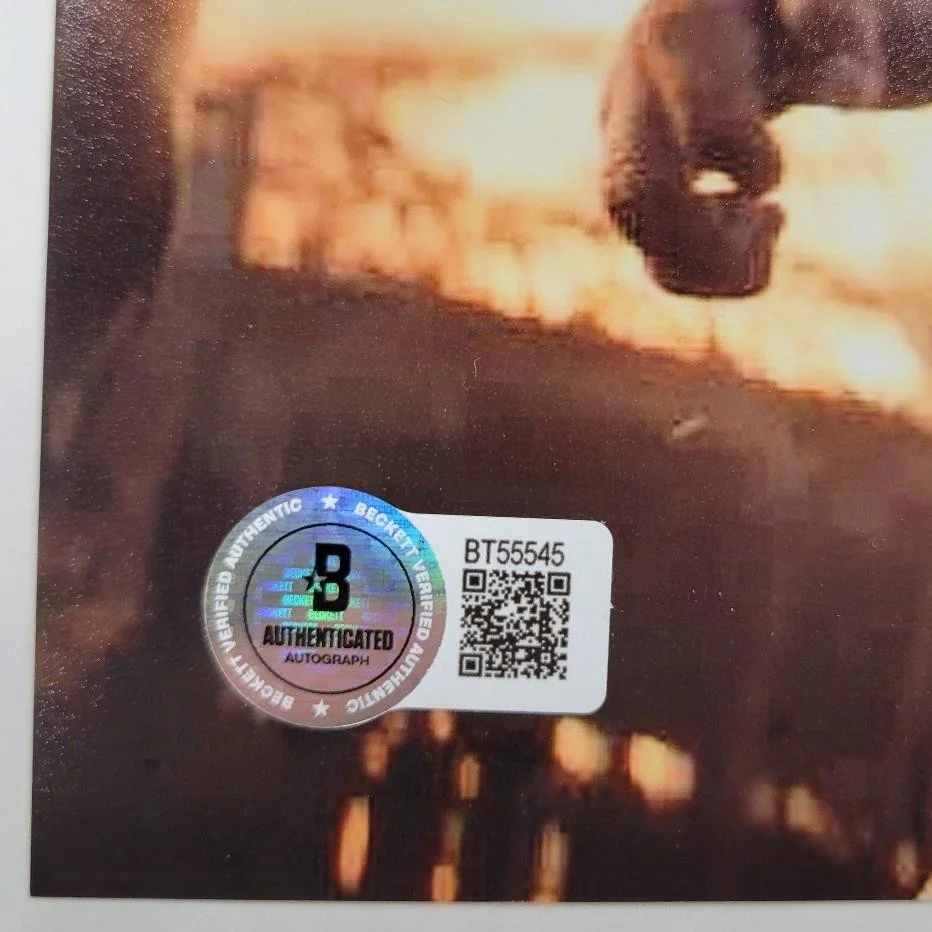 Josh Brolin — Josh Brolin signed Thanos Marvel Avengers 8x10 Photo ~ Beckett BAS, изображение 3