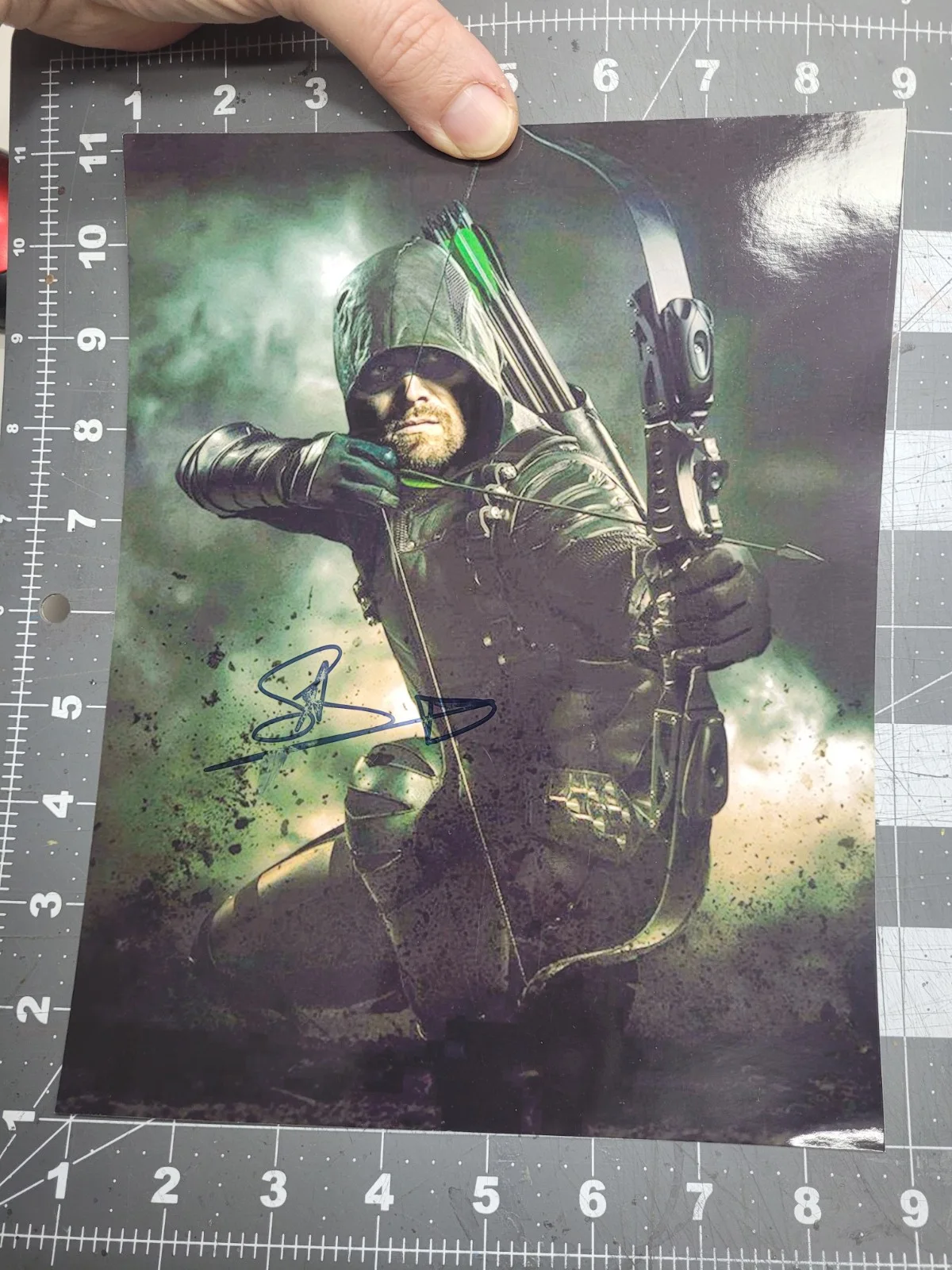 Stephen Amell — Stephen Amell Autographed 8x10 Arrow Photo Green Arrow CW TV Series St. Louis MO, изображение 2