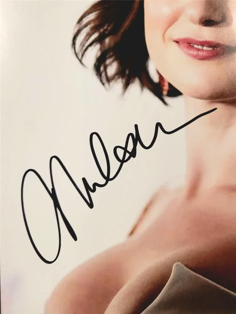 Milana Vayntrub — Milana Vayntrub signed 11x14 Photo actress autograph (A) ~ Beckett BAS, image 2