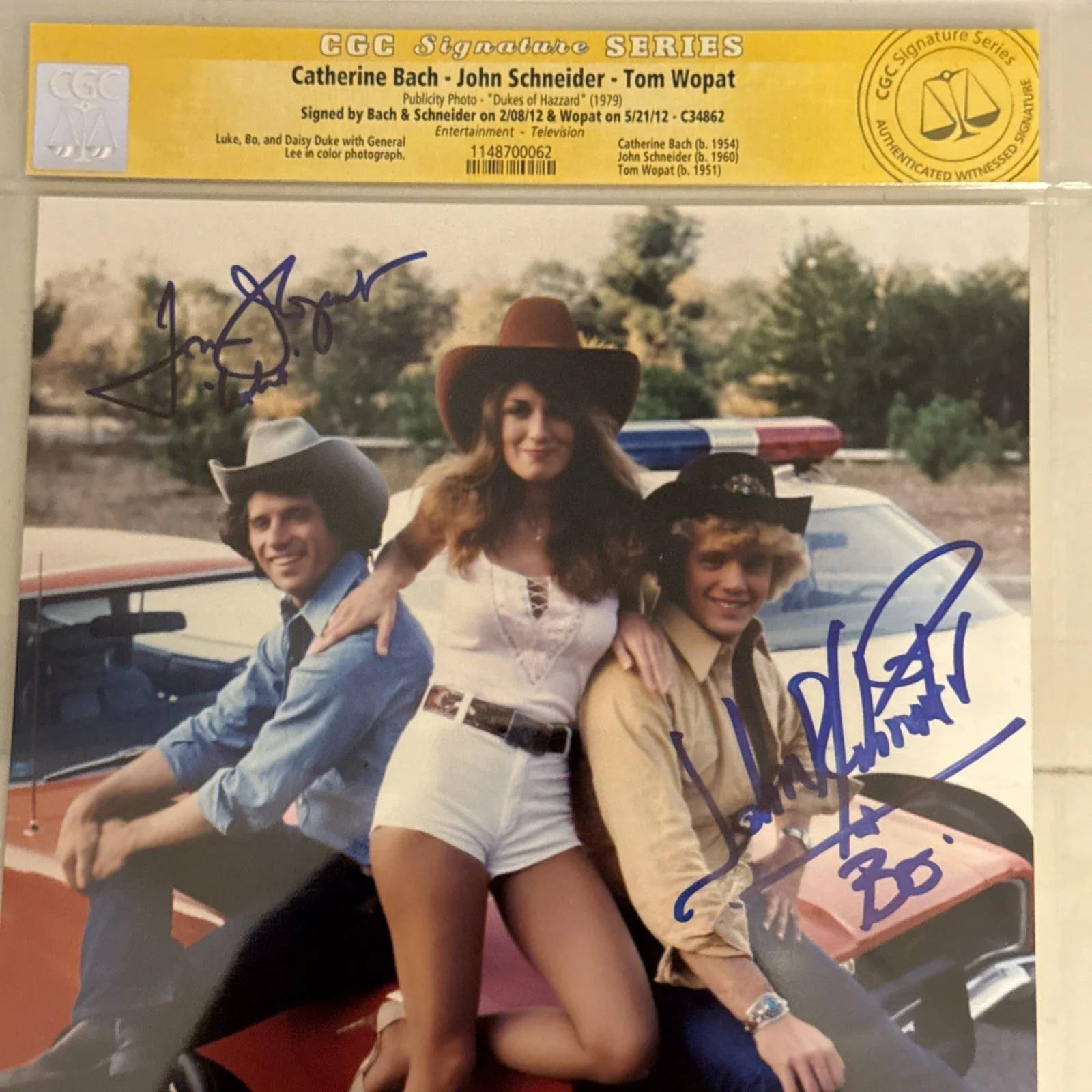 Catherine Bach TOM WOPAT JOHN SCHNEIDER — SCHNEIDER WOPAT BACH DUKES OF HAZZARD AUTO/AUTOGRAPHED 8x10 PHOTO CGC SIG GRADED, изображение 4