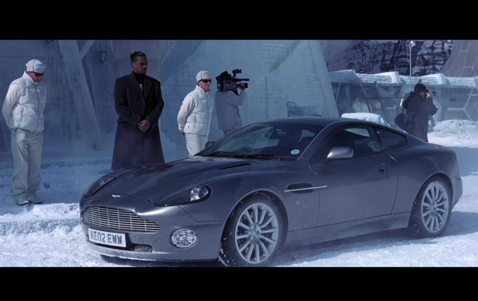 Die Another Day - James Bond's Aston Martin Vanquish V12 License Number Plate, изображение 2