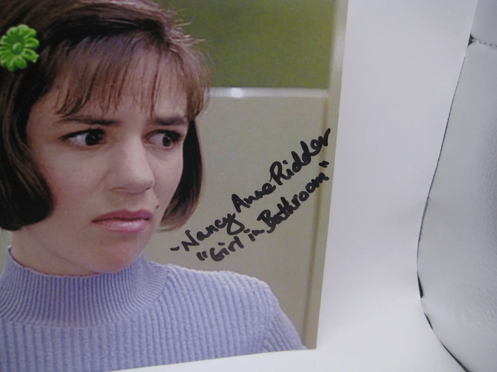 BOB GUNTON — NANCY ANN RIDDER "SCREAM" GIRL IN BATHROOM AUTOGRAPHED 8X10 PHOTO COA FREE SHIP, изображение 2