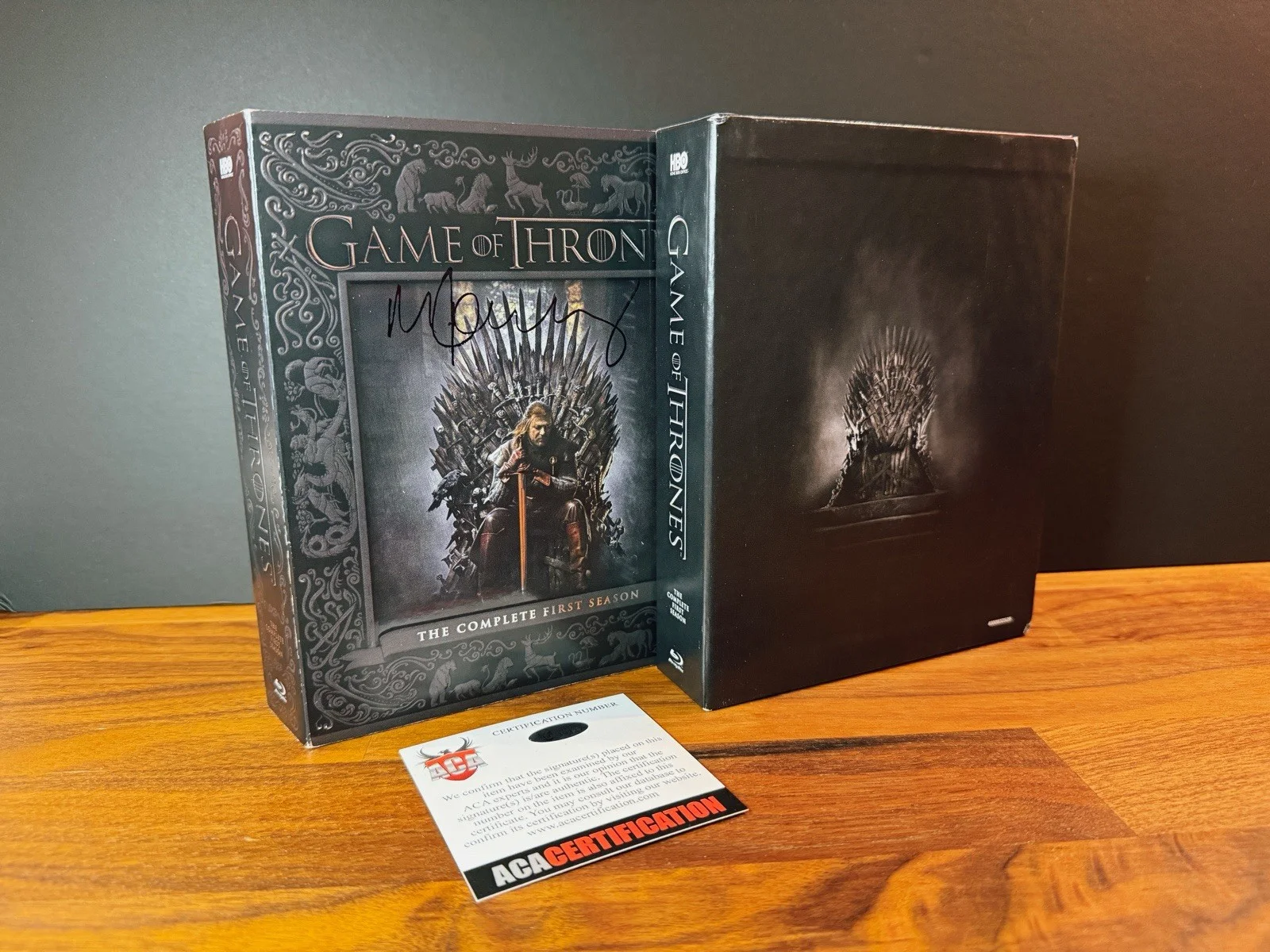 Michelle Fairley — ACA Certified Michelle Fairley Signed “Game Of Thrones” First Season Bluray Box, изображение 5
