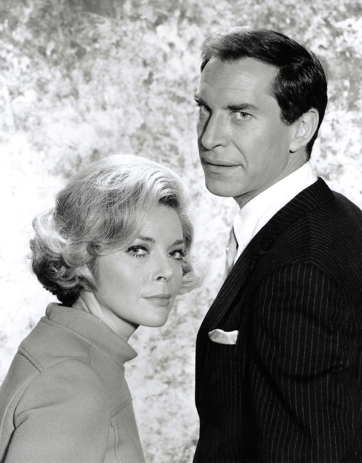 Martin Landau/Barbara Bain — Martin Landau & Barbara Bain signature pieces MISSION IMPOSSIBLE with COA, image 3