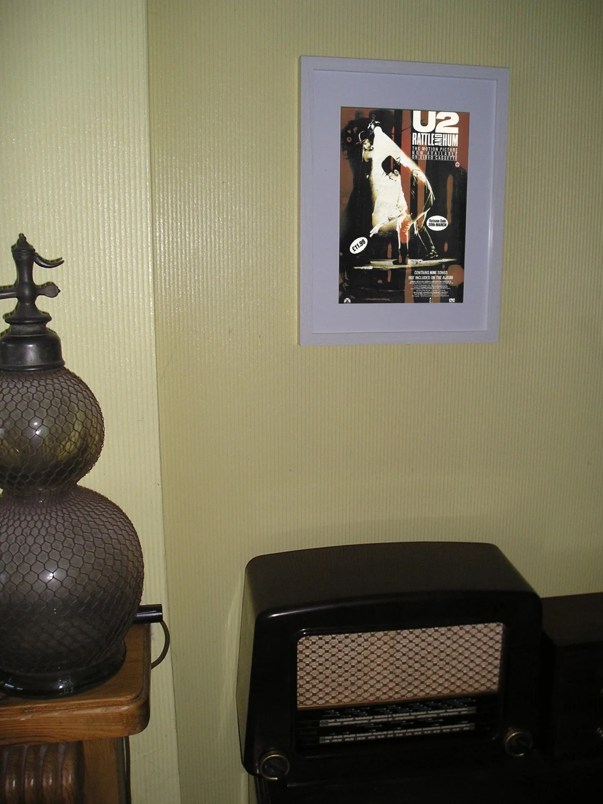 U2 RATTLE AND HUM (THE FULL LENGTH MOVIE ON VHS)+FRAMED ORIGINAL PRESS AD+1990, изображение 3