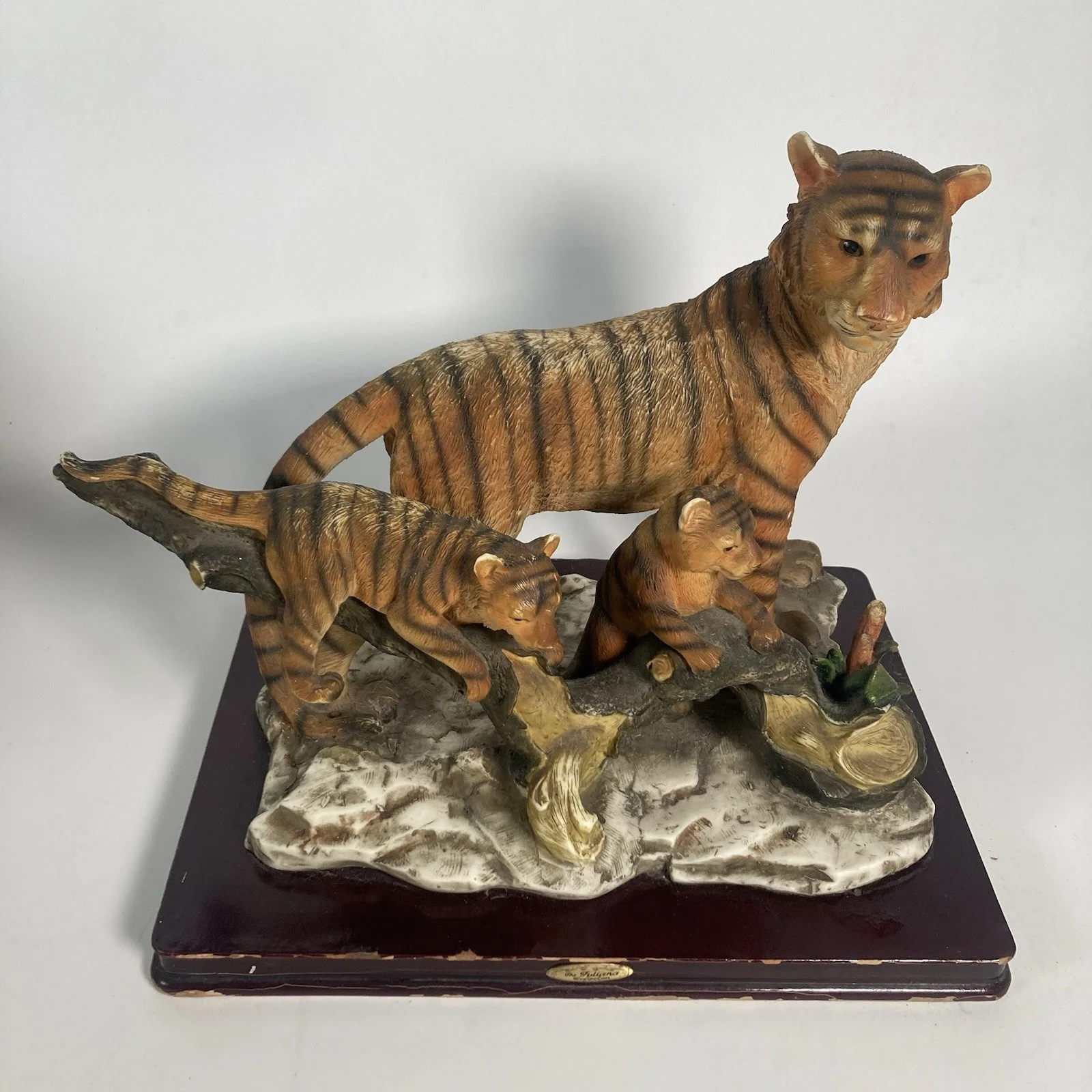 Juliana Collection 10” Tiger & Cubs Family Resin Figurine Hand Painted Model, изображение 2