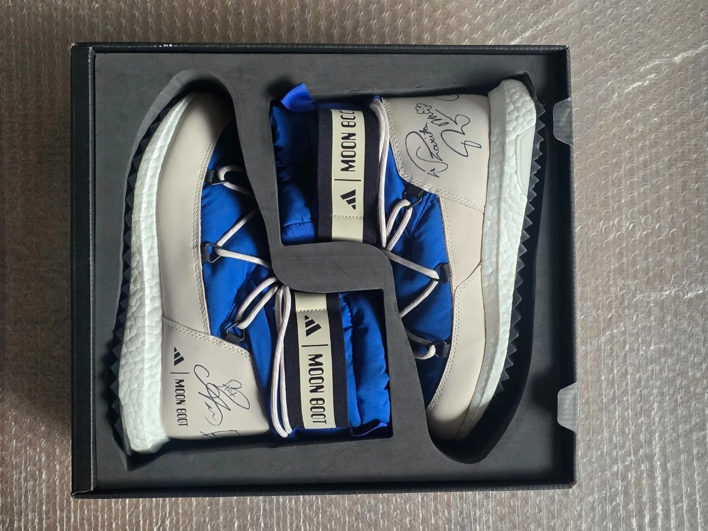 Adidas Event Prize YG Promo BabyMonster 1st Drip Album Autographed Hand Signed, изображение 4