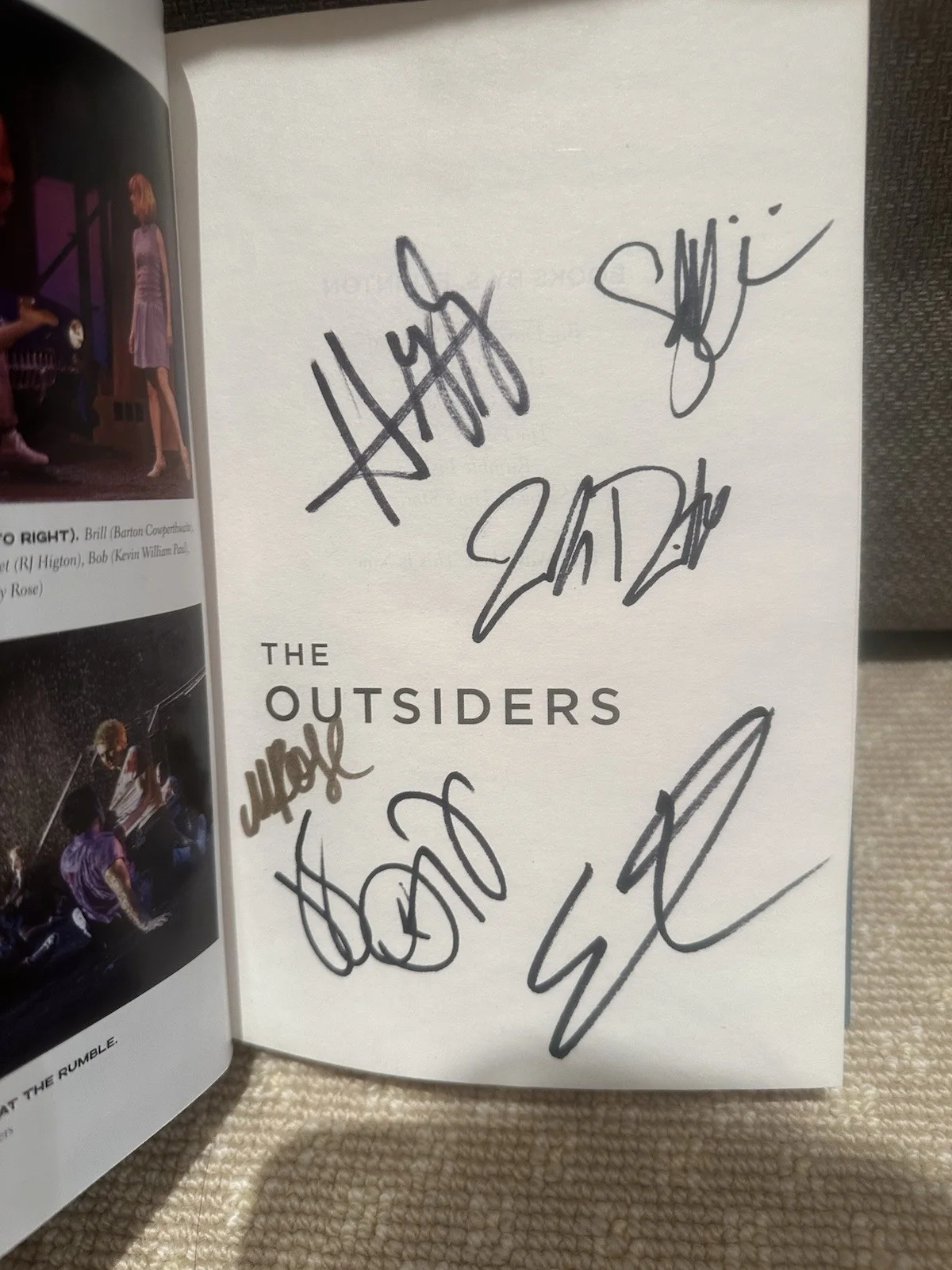 The Outsiders Signed Hardcover Broadway Edition Book By Musical Cast Members, изображение 2