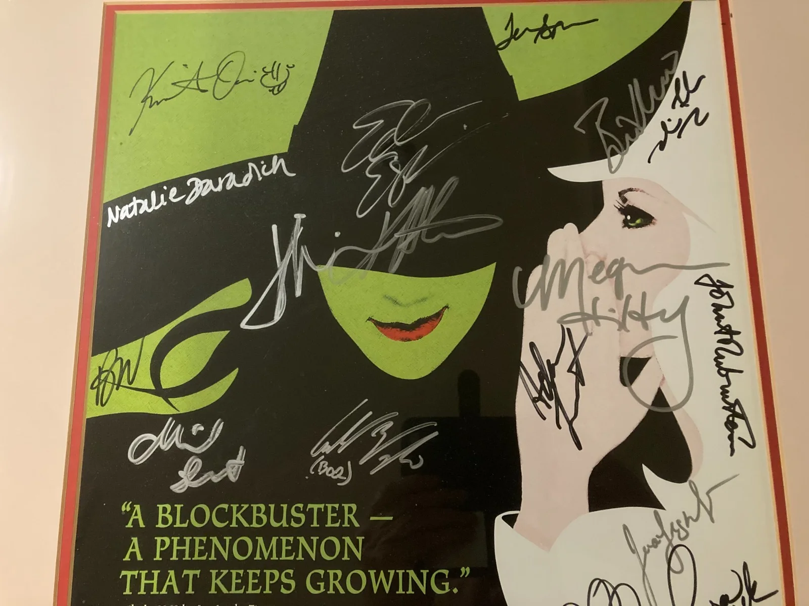 Cast — WICKED Broadway Cast Signed Poster 2007 -08 Pantages Theater, in 23 x 29" Frame, изображение 3
