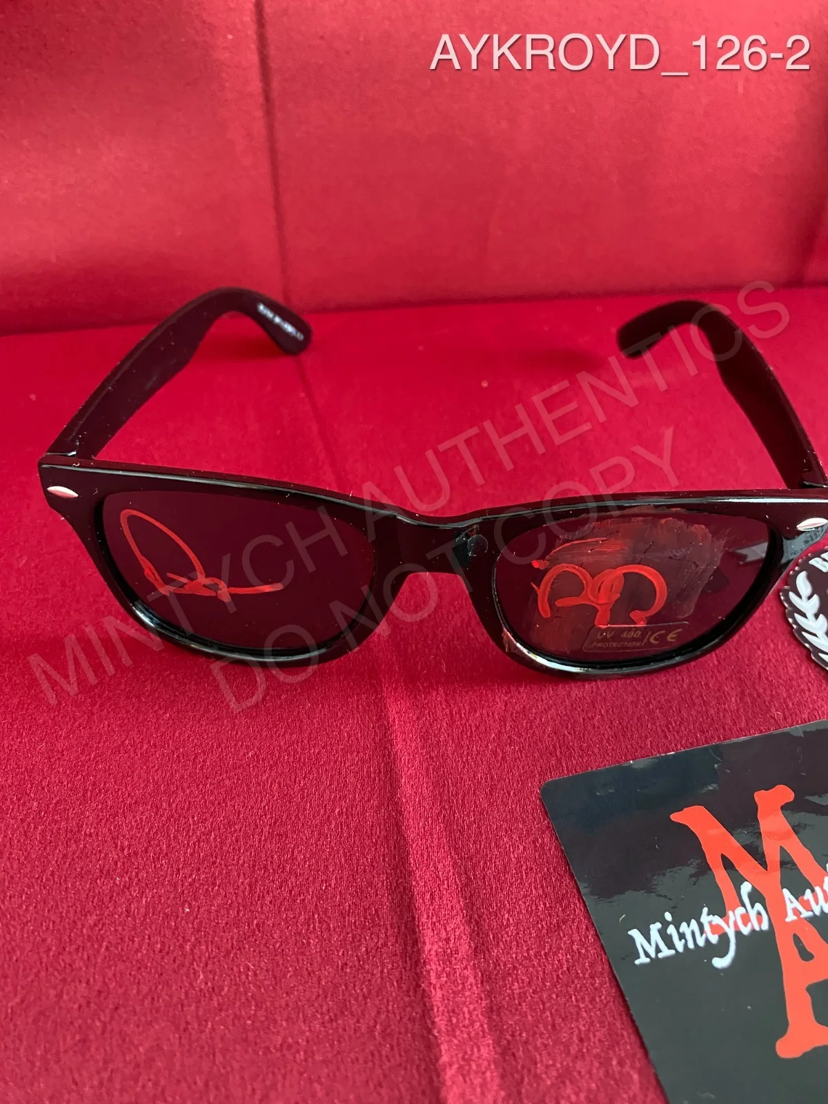 Dan Aykroyd — Dan Aykroyd autographed signed The Blues Brothers style sunglasses Beckett COA, image 2