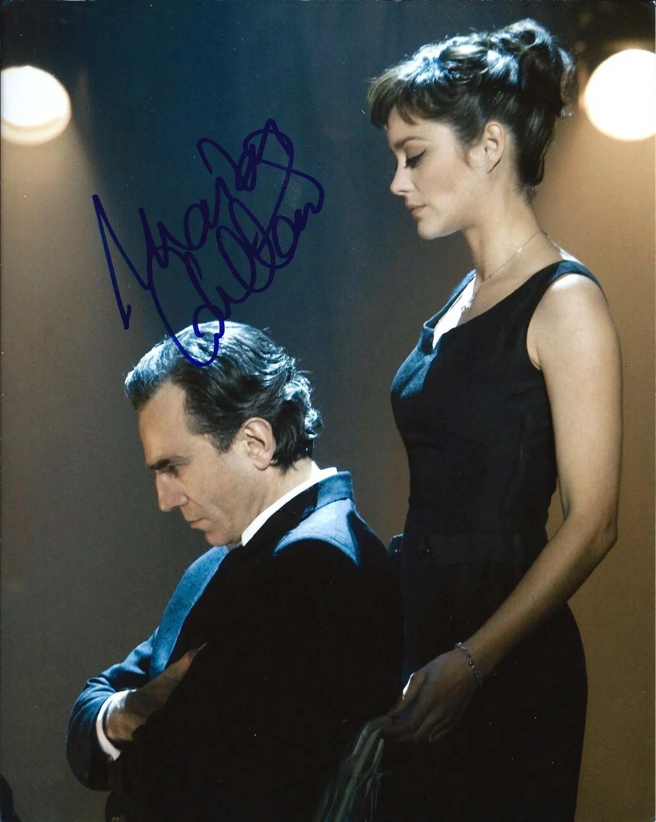Marion Cotillard — Marion Cotillard signed 8x10 photo In Person. Proof. Dark Knight