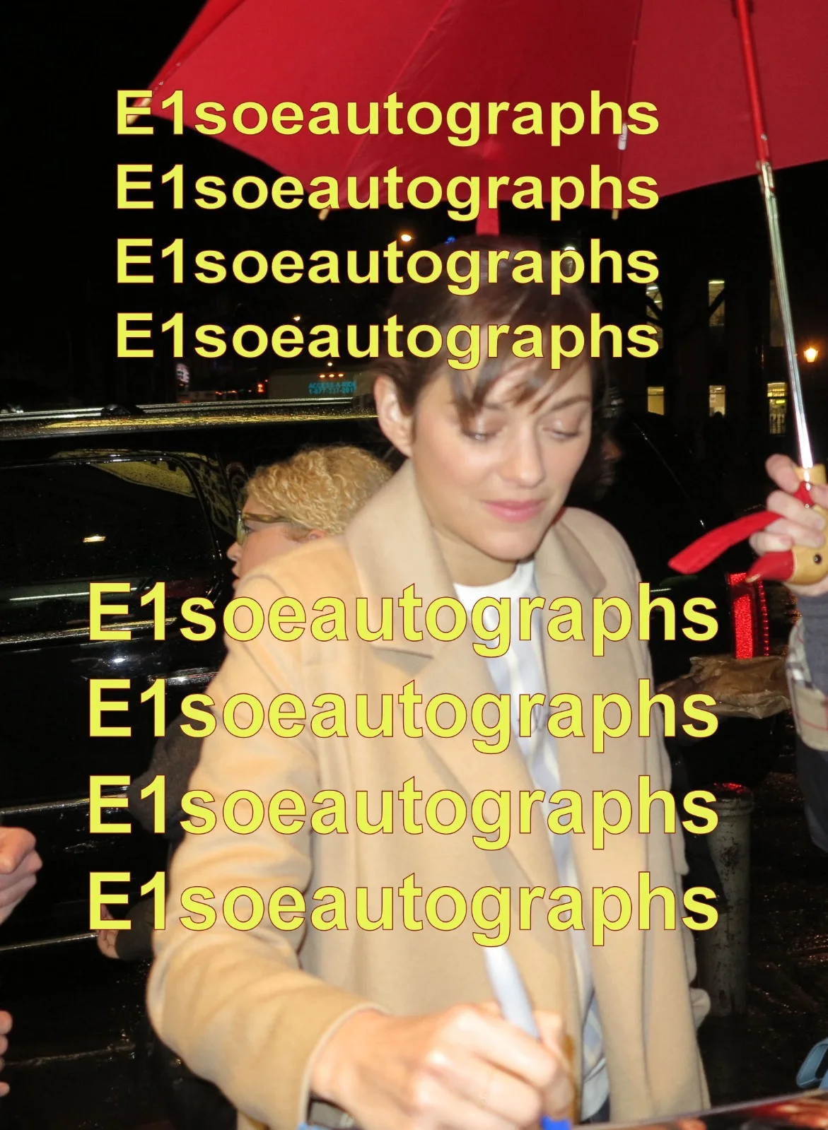 Marion Cotillard — Marion Cotillard signed 8x10 photo In Person. Proof. Dark Knight, изображение 2