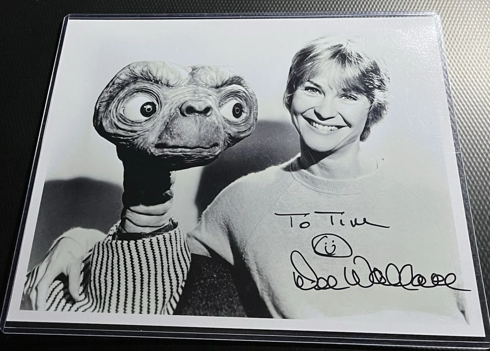 Dee Wallace aka Mary Taylor ET Extra Terrestrial Signed 8x10 Photo Top Load, COA, изображение 3