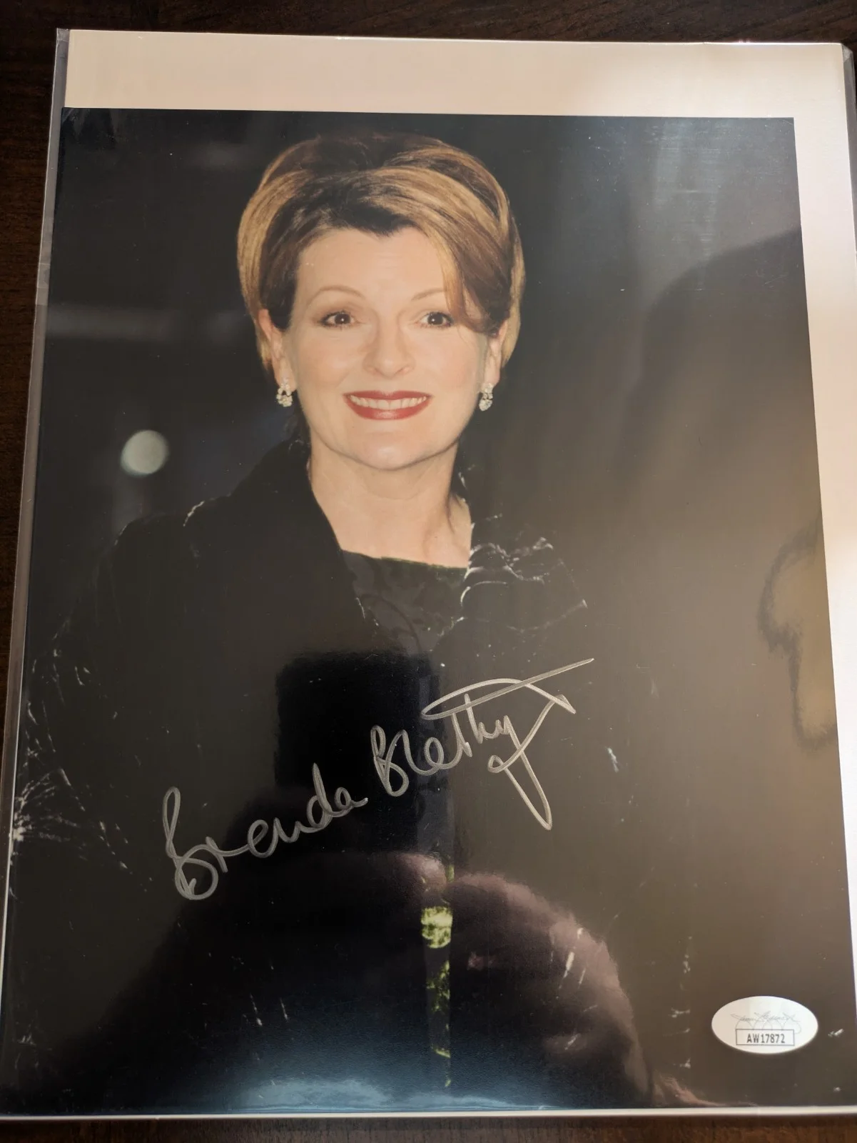 Brenda Blethyn — Brenda Blethyn Signed Autographed Framed 8x10 Photo With COA, image 2