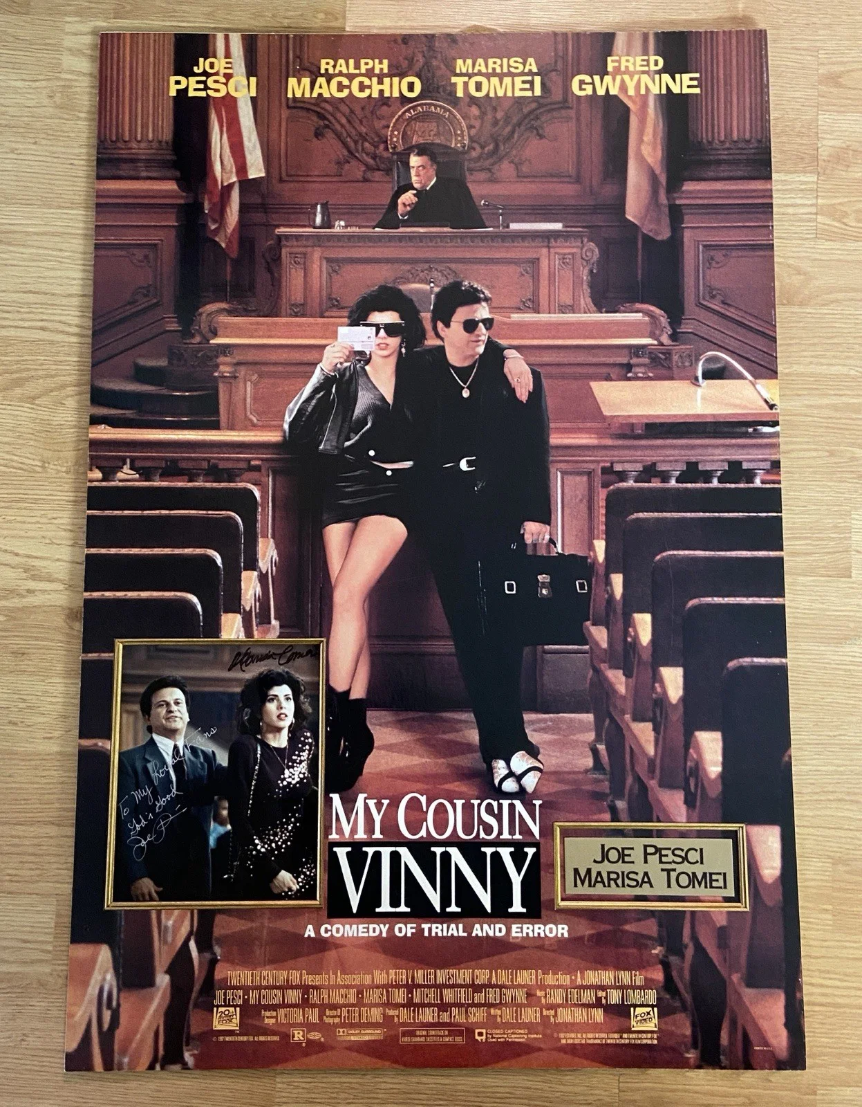 Joe Pesci, Marisa Tomei — Joe Pesci, Marisa Tomei Signed My Cousin Vinny Poster 38" x 25.5" w/ COA, изображение 2