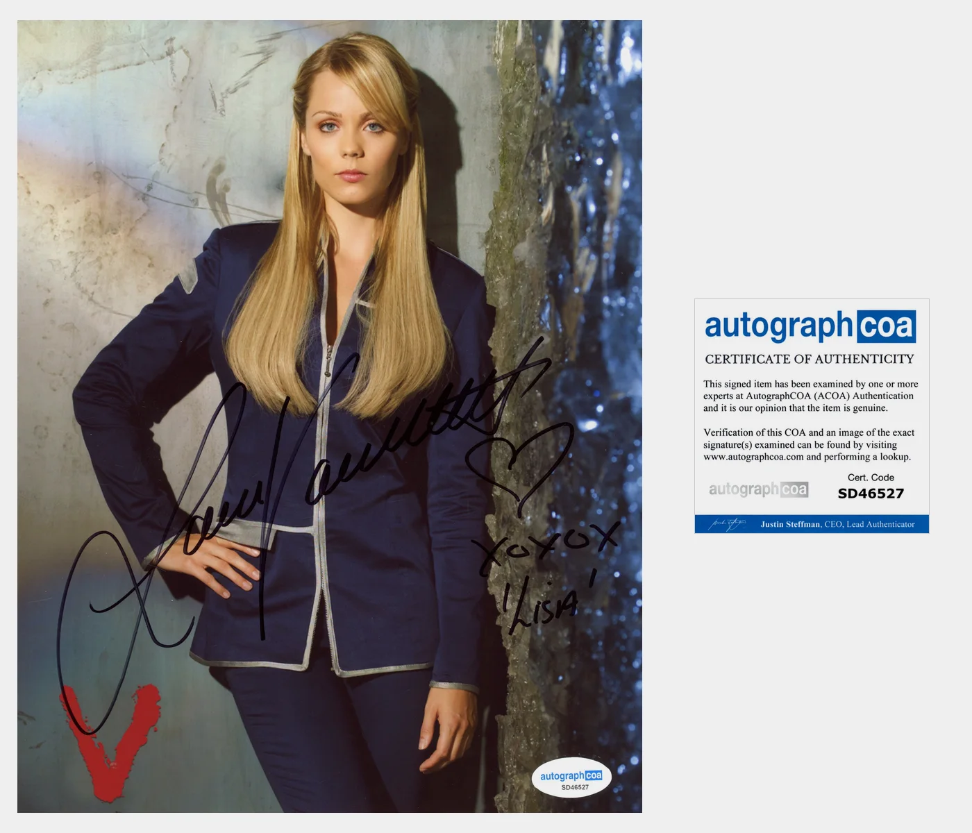 LAURA VANDERVOORT — Laura Vandervoort signed "V" 8x10 Photo Hot SEXY Rare Lisa Inscription ACOA COA