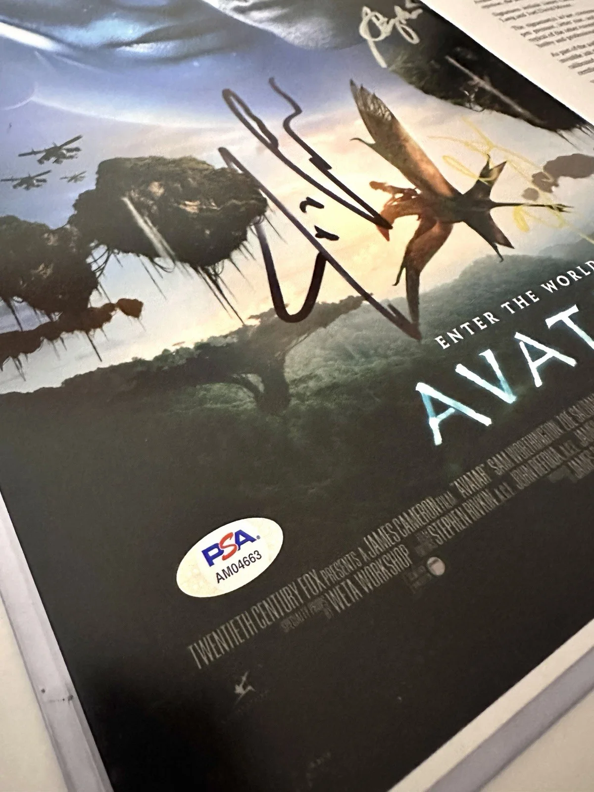 Rare Avatar 2009 12X18SIGNED James Cameron & cast Signed Poster PSA With LOA, изображение 2