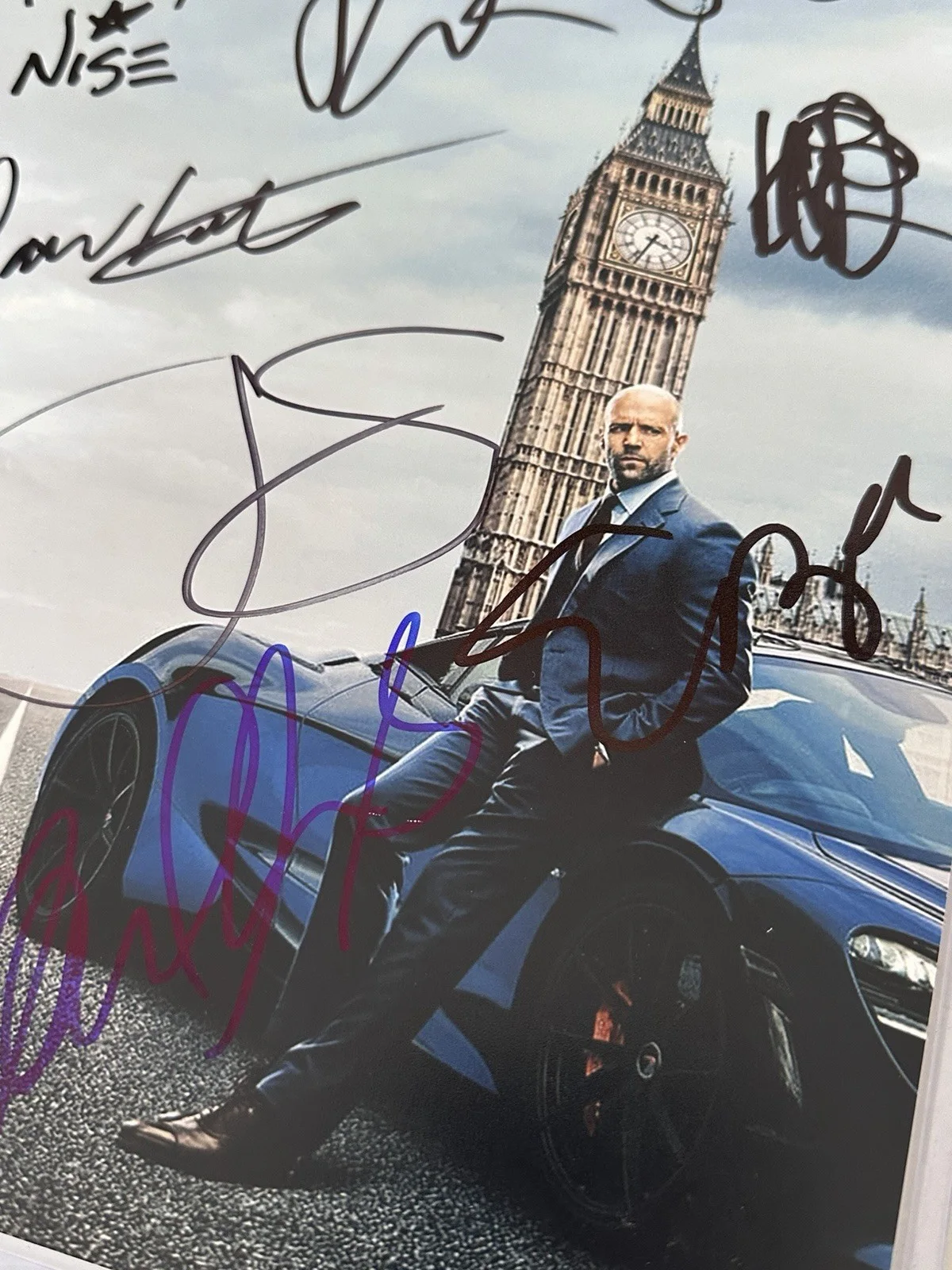 Hobbs & Shaw 12x18 Movie PosterJason Statham & Cast Signed JSA Certified LOA, изображение 2