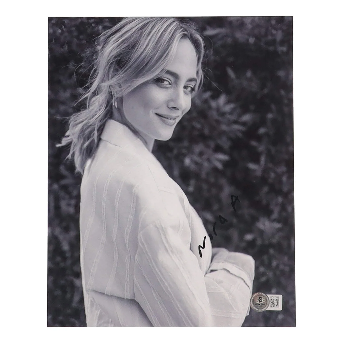 Nora Arnezeder — Nora Arnezeder Signed 8x10 Photo (Beckett)