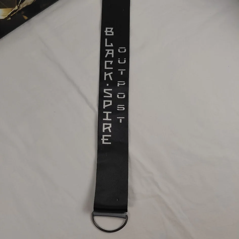 Emily Swallow — The Mandalorian Emily Swallow COA Signed Disney Parks Lanyard & Figure 3 Pc Lot, image 4