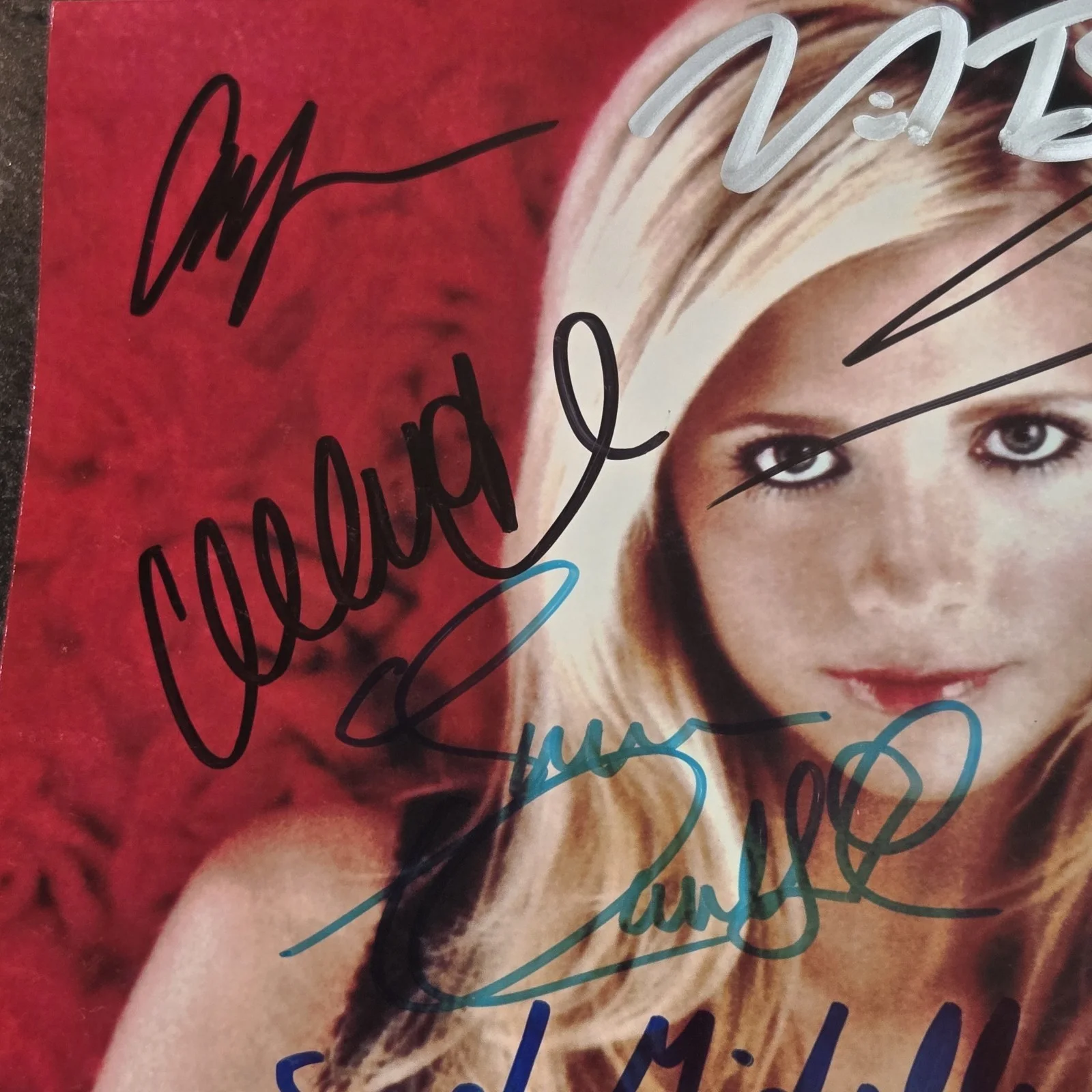 Sarah Michelle Gellar — Buffy The Vampire Slayer Cast And Crew Autographed Photograph 8x10, image 4