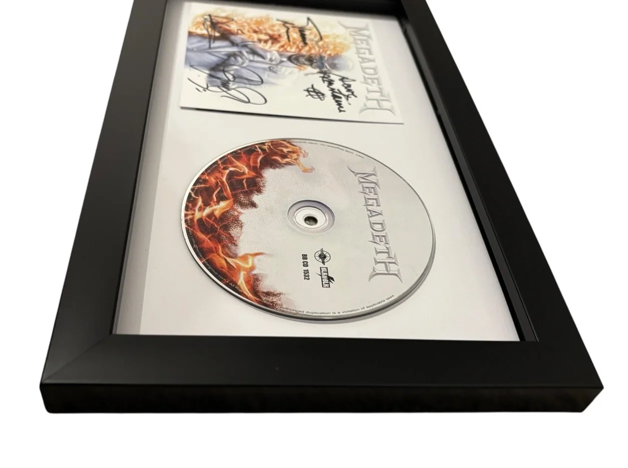 MEGADETH SIGNED AUTOGRAPH x4 SELF TITLED 2026 FRAMED & MATTED CD DAVE MUSTAINE, изображение 3