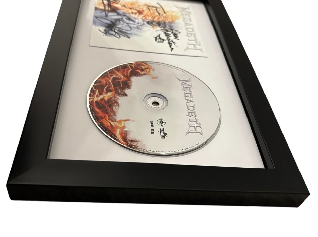 MEGADETH SIGNED AUTOGRAPH x4 SELF TITLED 2026 FRAMED & MATTED CD DAVE MUSTAINE, изображение 3