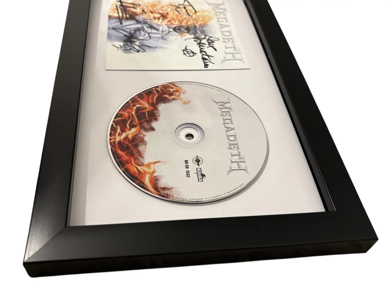 MEGADETH SIGNED AUTOGRAPH x4 SELF TITLED 2026 FRAMED & MATTED CD DAVE MUSTAINE, изображение 3