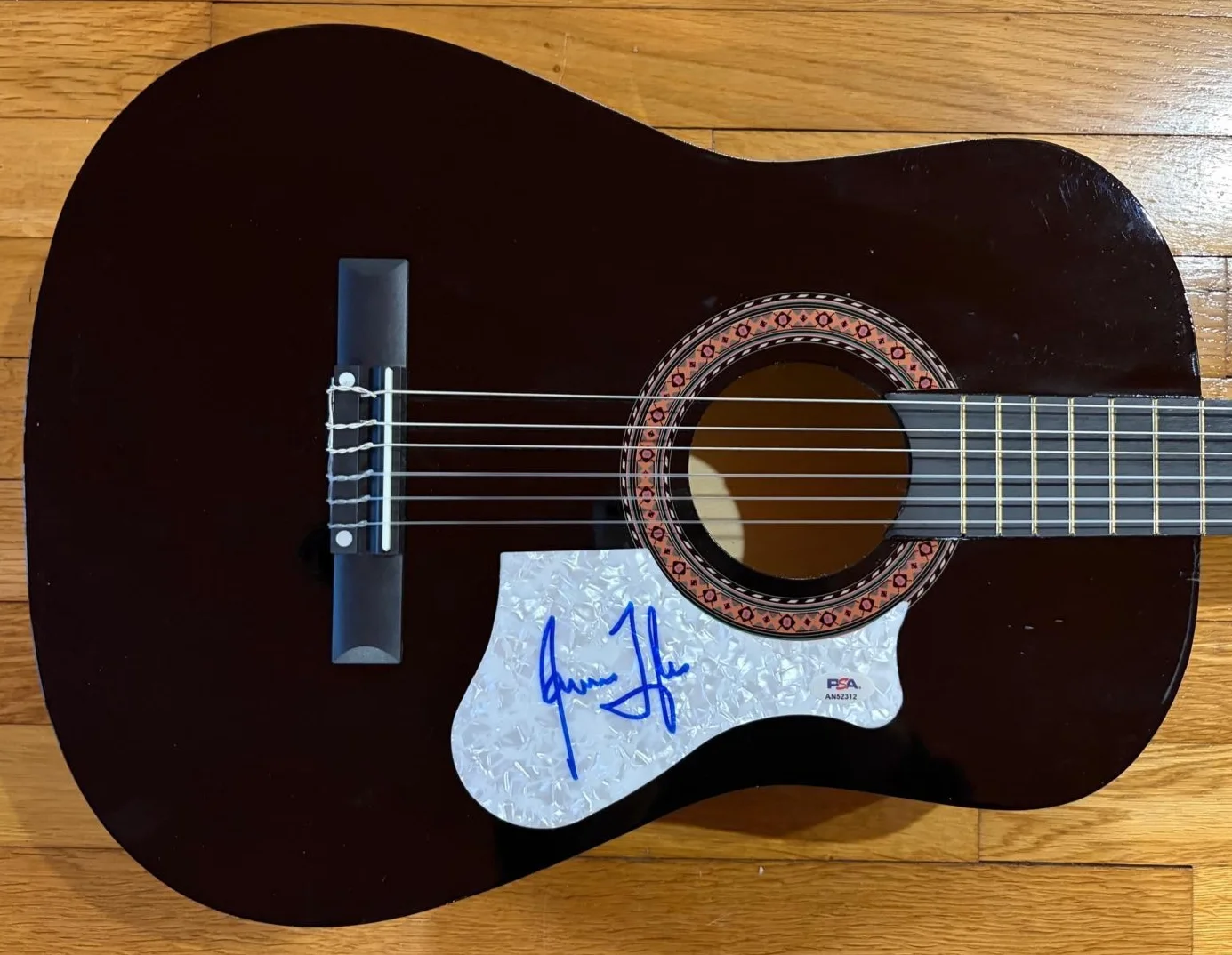 James Taylor — JAMES TAYLOR SIGNED ACOUSTIC GUITAR FIRE AND RAIN SWEET BABY JAMES PSA COA C