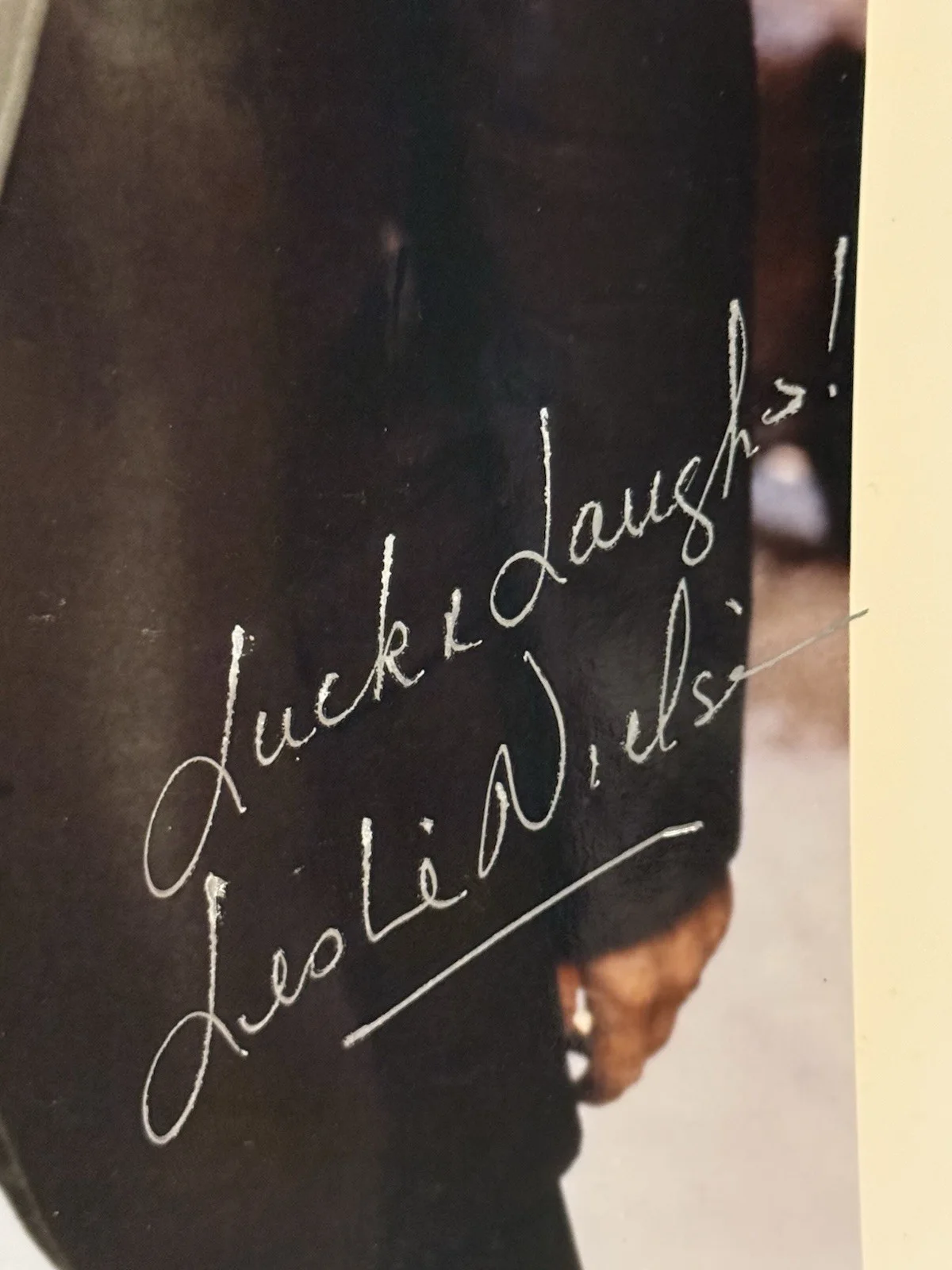 Leslie Nielsen Signed 8x10 The Naked Gun, изображение 2
