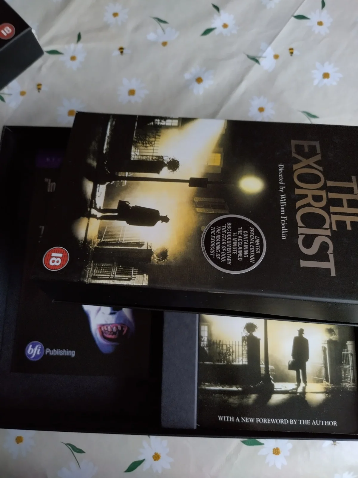 The Exorcist Widescreen Special Edition Boxset VHS Tape & Book, изображение 3