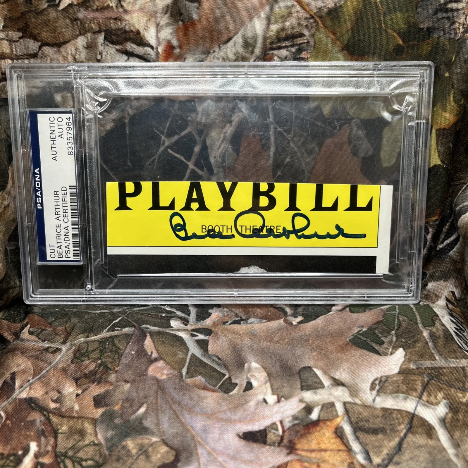 Beatrice Arthur — Beatrice Arthur Autographed Cutout PSA/DNA AUTHENTIC Goldin Girls, изображение 2