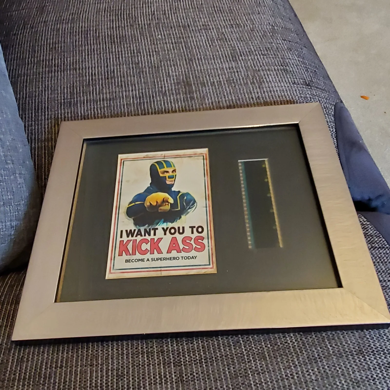 Kick Ass Framed Movie Film Cell ＆ Poster Memorabilia 30x25cm Become a Superhero, изображение 3