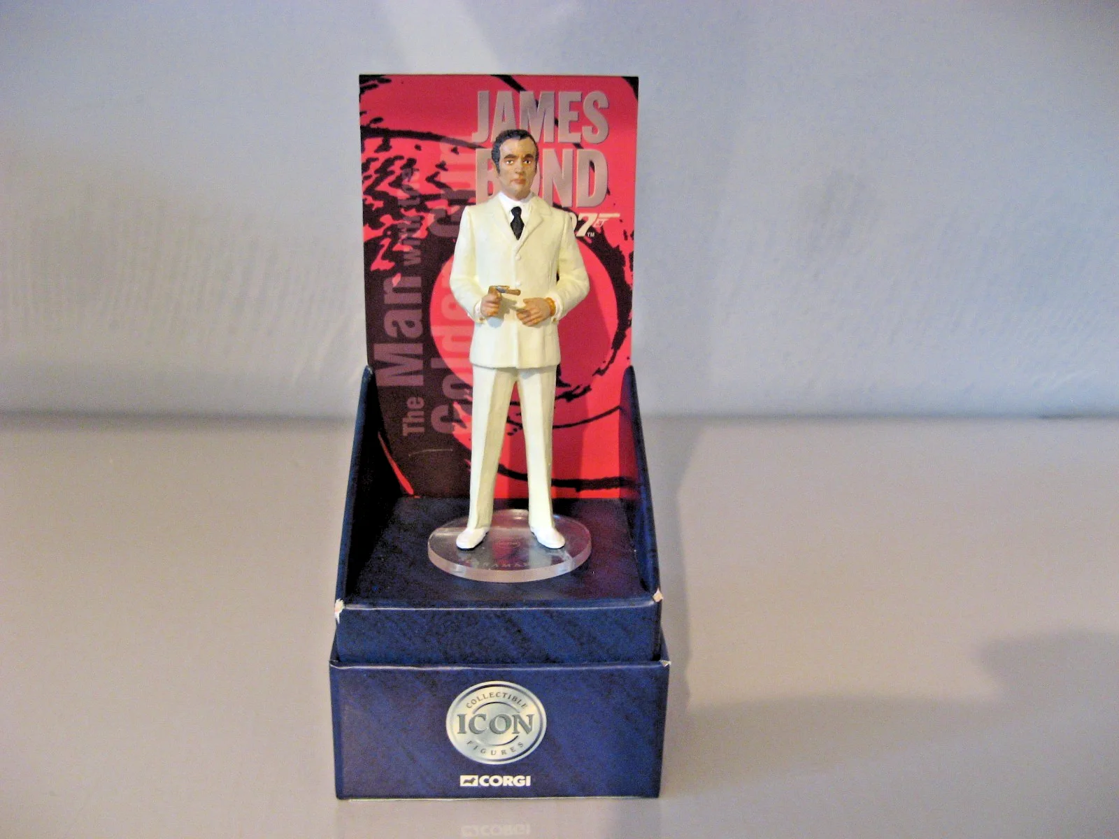 Corgi Icon Scaramanga James Bond 007 Figure Mint Condition Boxed 1998 Issue, image 3