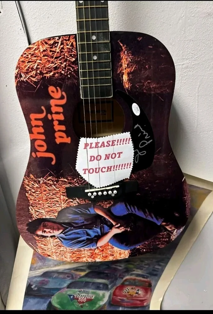 John Prine — JOHN PRINE SIGNED AUTOGRAPH ACOUSTIC GUITAR - COUNTRY LEGEND JSA Nashville Coa, изображение 2