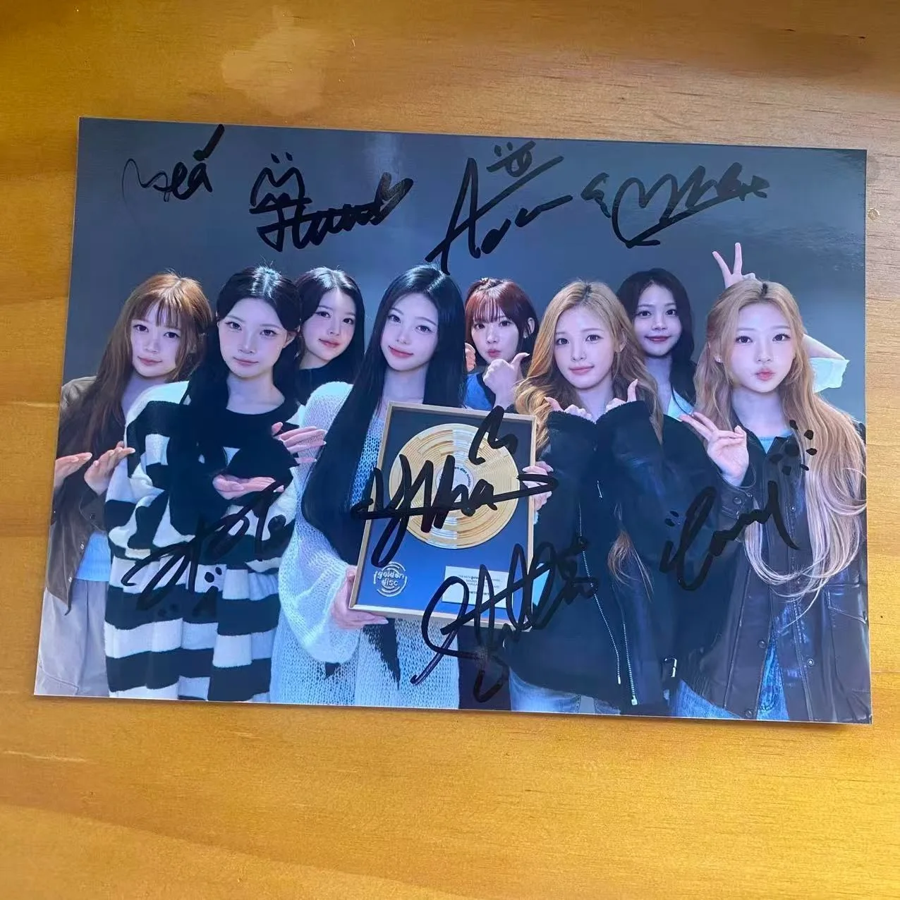 Hearts2Hearts JIWOO CARMEN YUHA STELLA JUUN A-NA IAN YE-ON Autographed Photo, изображение 3
