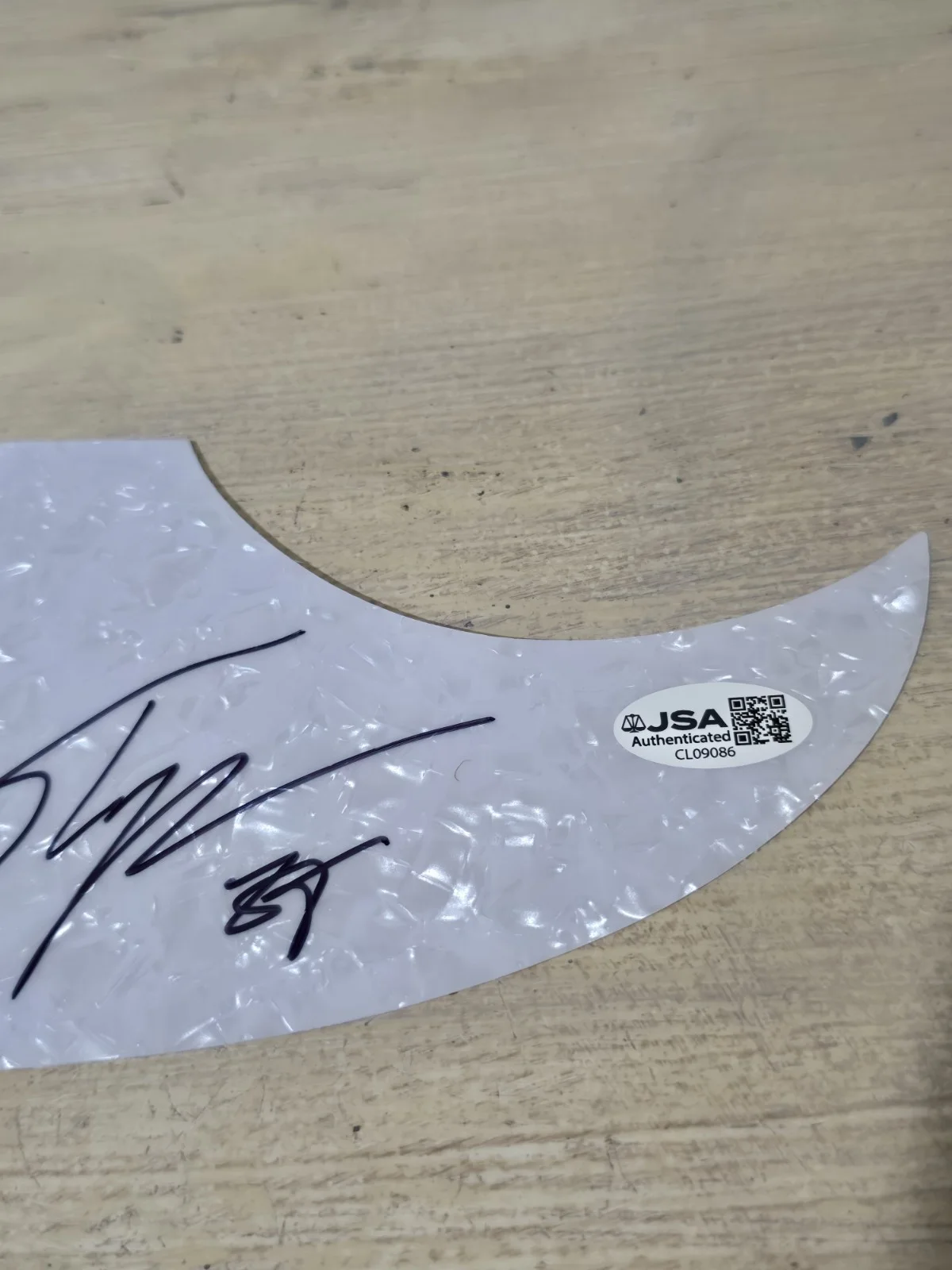 Zach Top Signed Autograph Pick Gaurd Country Singer With JSA Authentication, image 2