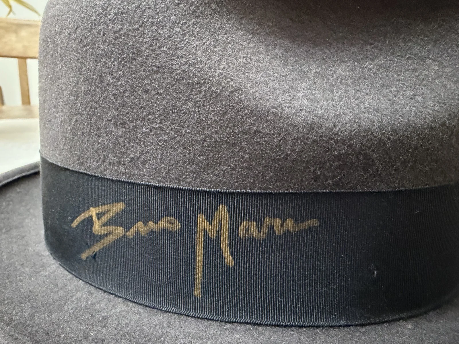 VERY RARE! BRUNO MARS OWNED WORN SIGNED AUTO USED DOOWOP TOUR HAT w/CHARITY COA!, image 2