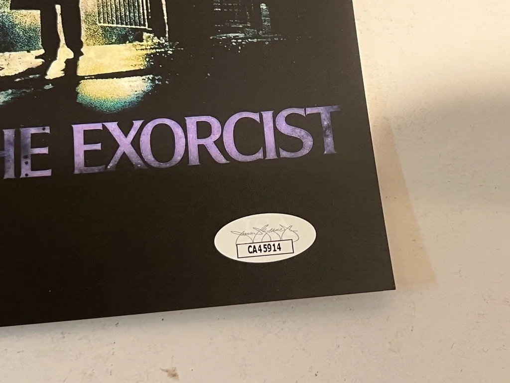 Linda Blair — Linda Blair Hand Signed The Exorcist Regan 8x10 Photo Autograph JSA COA, image 3