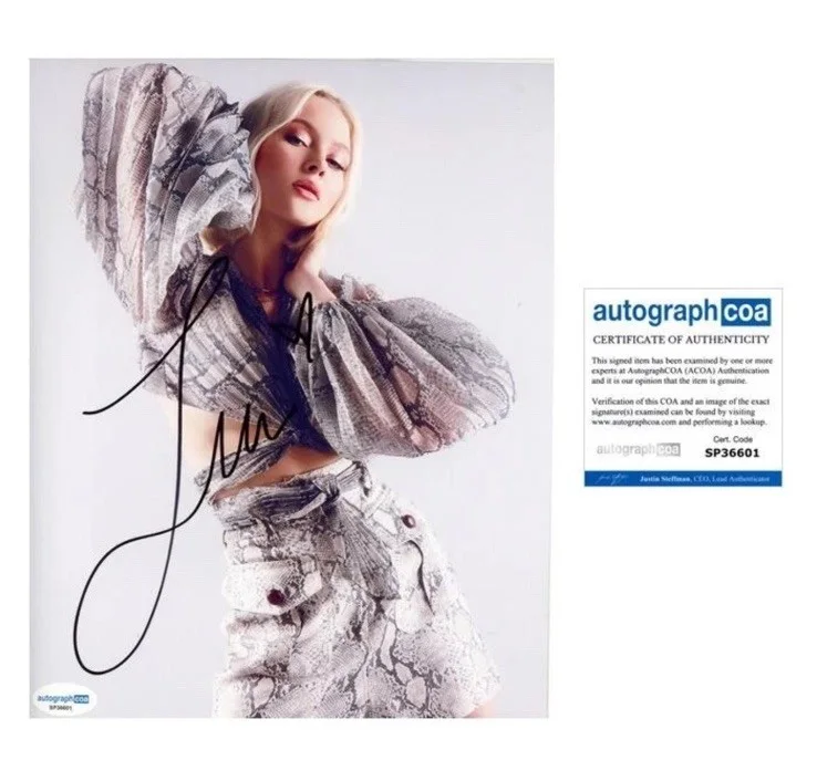 Zara Larsson — Zara Larsson "End of Time" Singer Signed AUTOGRAPH Signed 8x10 Photo ACOA