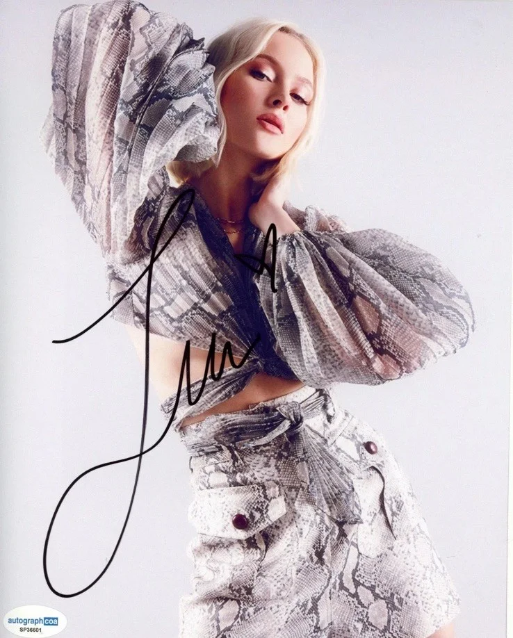 Zara Larsson — Zara Larsson "End of Time" Singer Signed AUTOGRAPH Signed 8x10 Photo ACOA, image 2