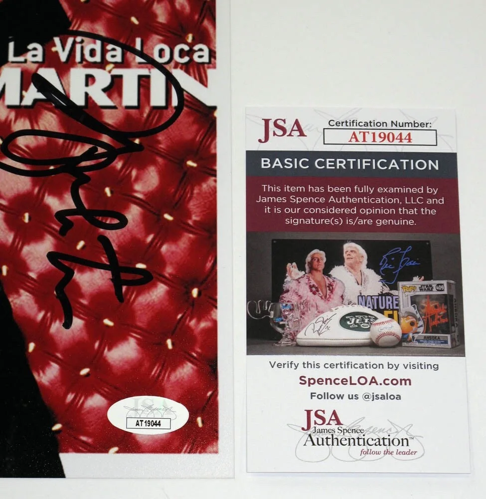 RICKY MARTIN — Ricky Martin signed "LIVIN' LA VIDA LOCA" 10x10 Photo EXACT PROOF b JSA COA, изображение 3