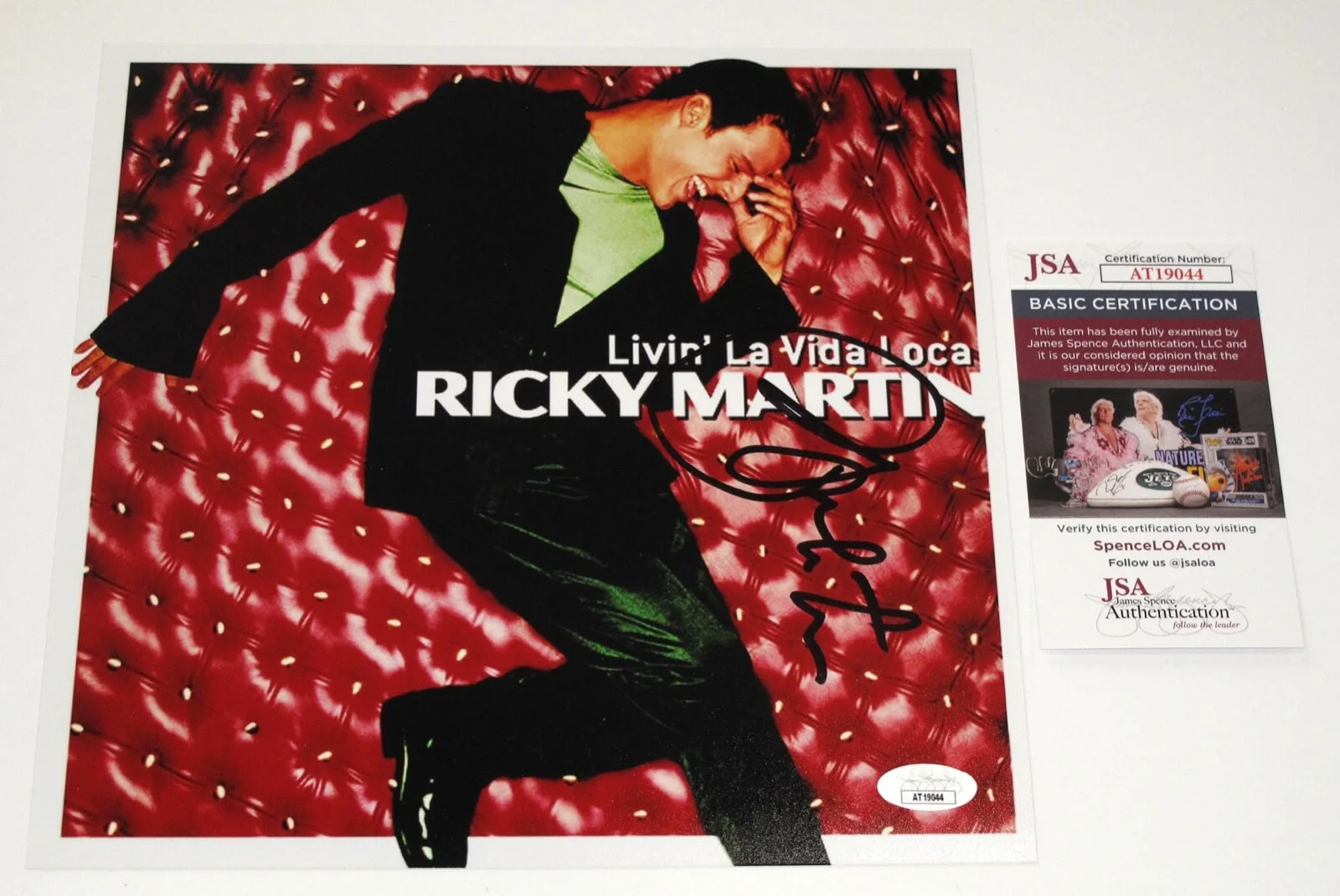 RICKY MARTIN — Ricky Martin signed "LIVIN' LA VIDA LOCA" 10x10 Photo EXACT PROOF b JSA COA, изображение 5