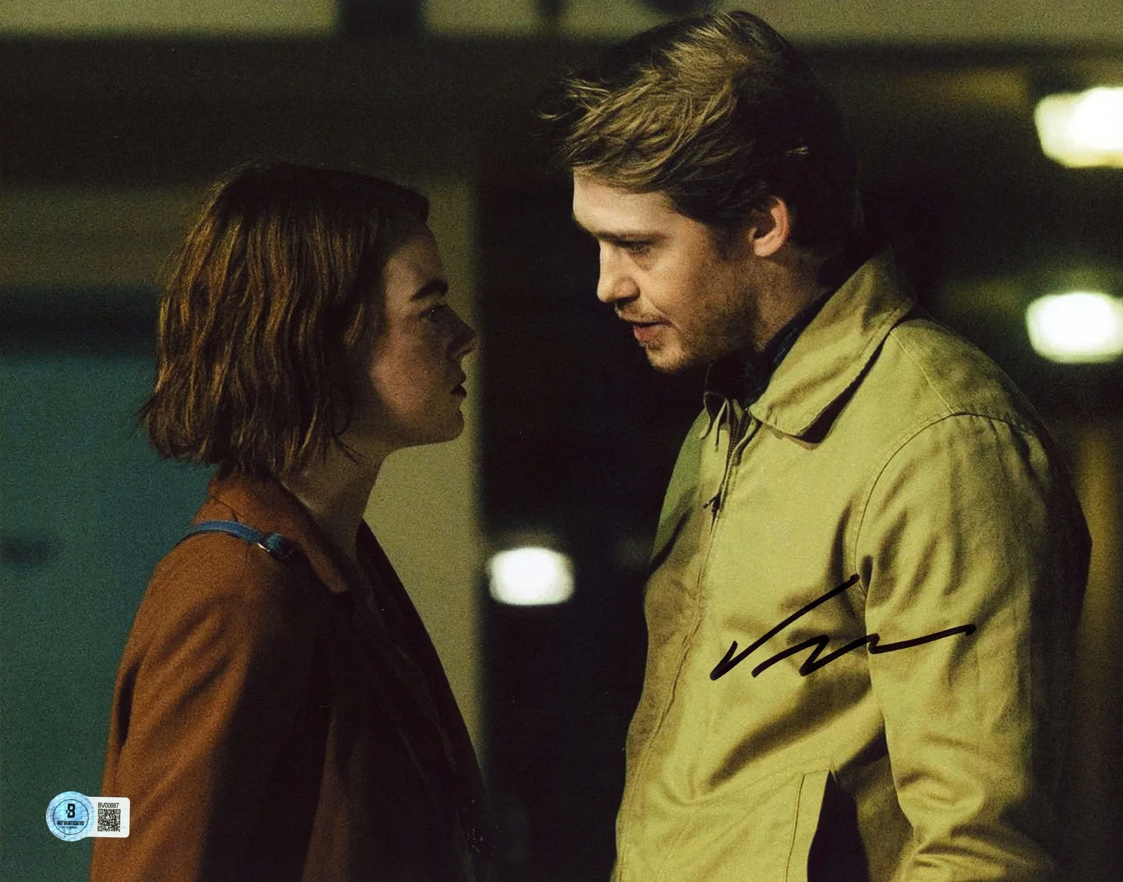 Joe Alwyn — Joe Alwyn Kinds Of Kindness Authentic Signed 11x14 Horizontal Photo BAS #BV00887