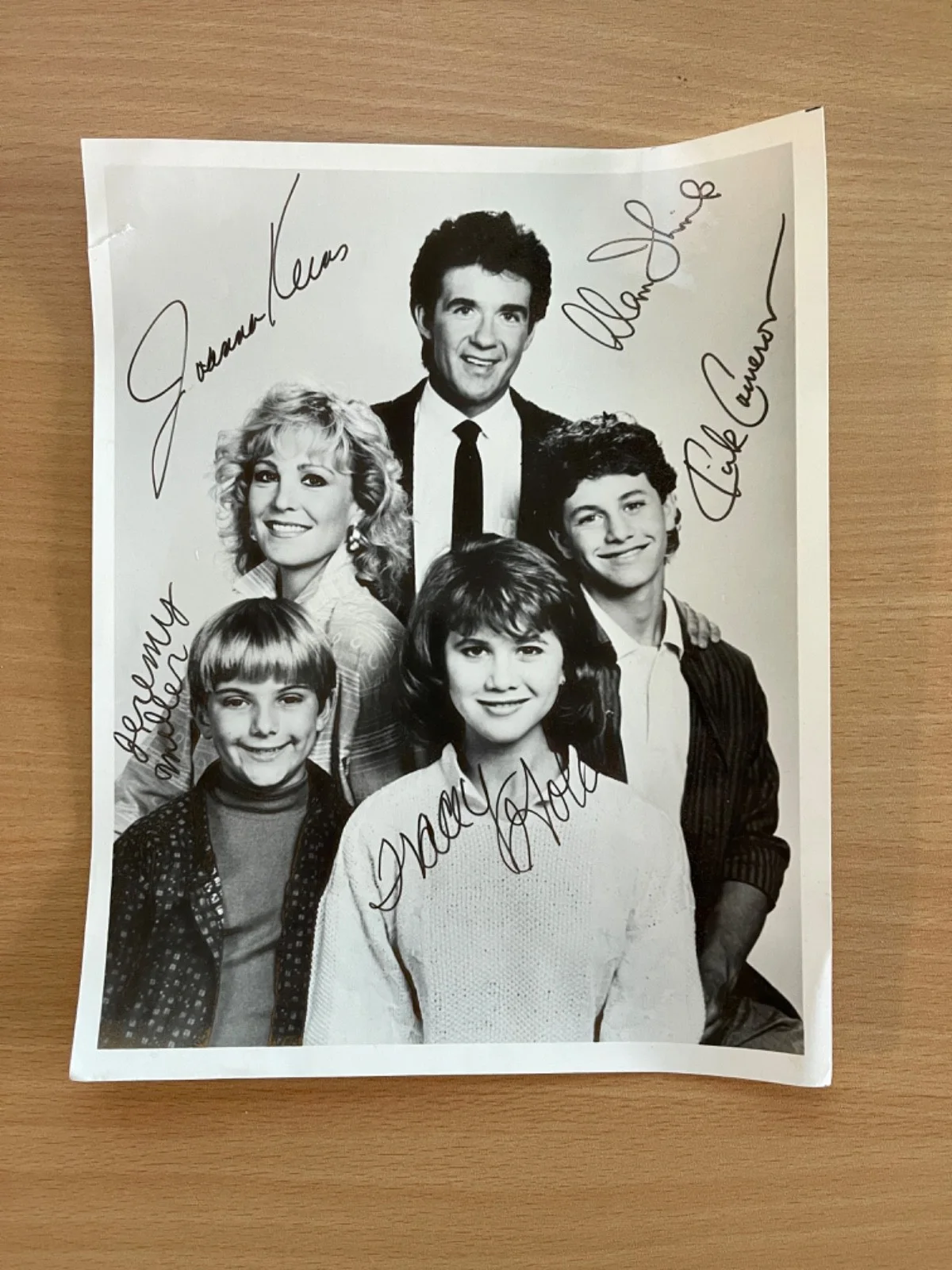 Kirk Cameron, Tracey Gold, Joanna Kerns, Alan Thicke — Growing Pains Cast Signed Autograph 7x9 Photo - Alan Thicke Kirk Cameron +2