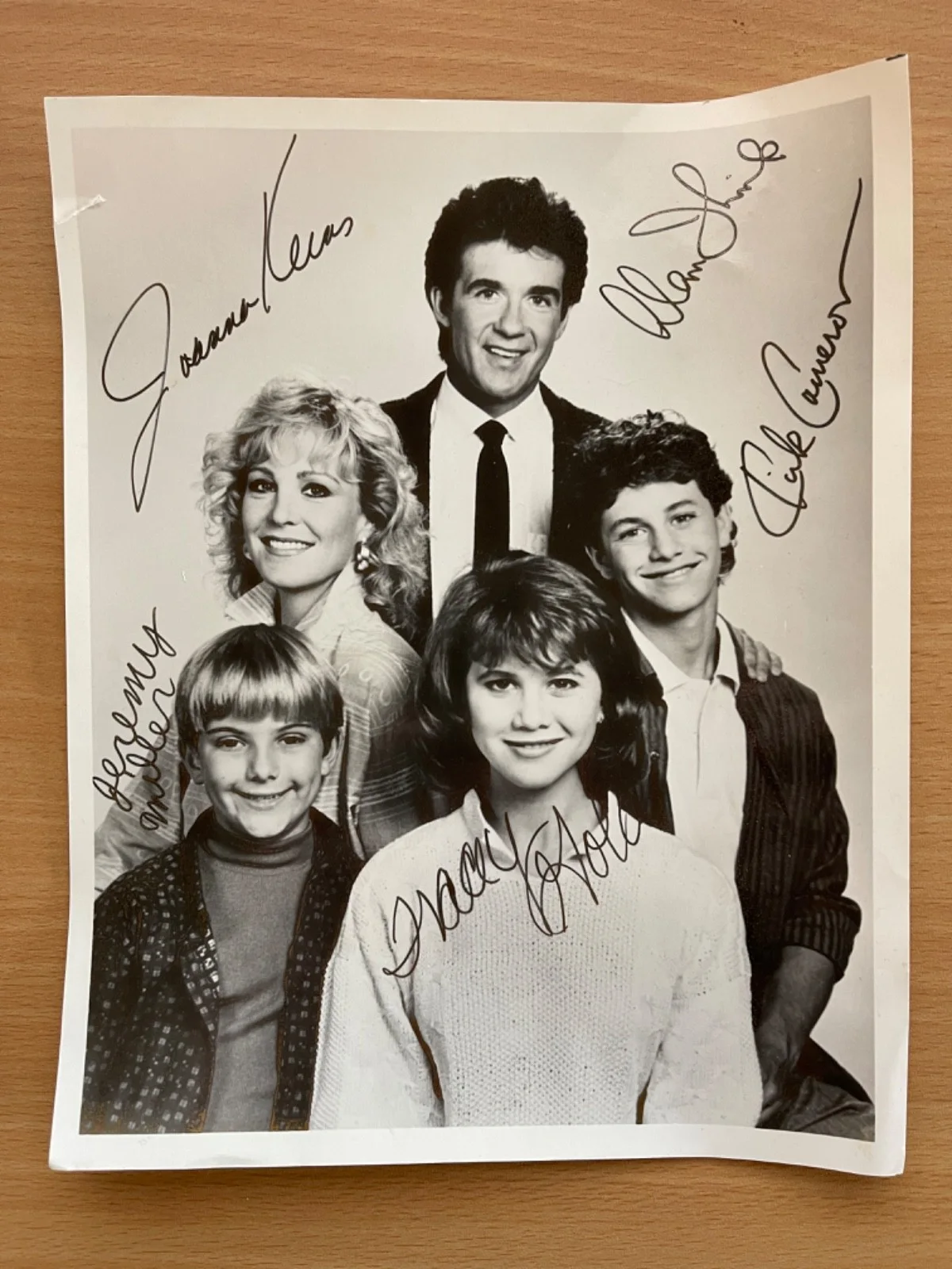 Kirk Cameron, Tracey Gold, Joanna Kerns, Alan Thicke — Growing Pains Cast Signed Autograph 7x9 Photo - Alan Thicke Kirk Cameron +2, image 3