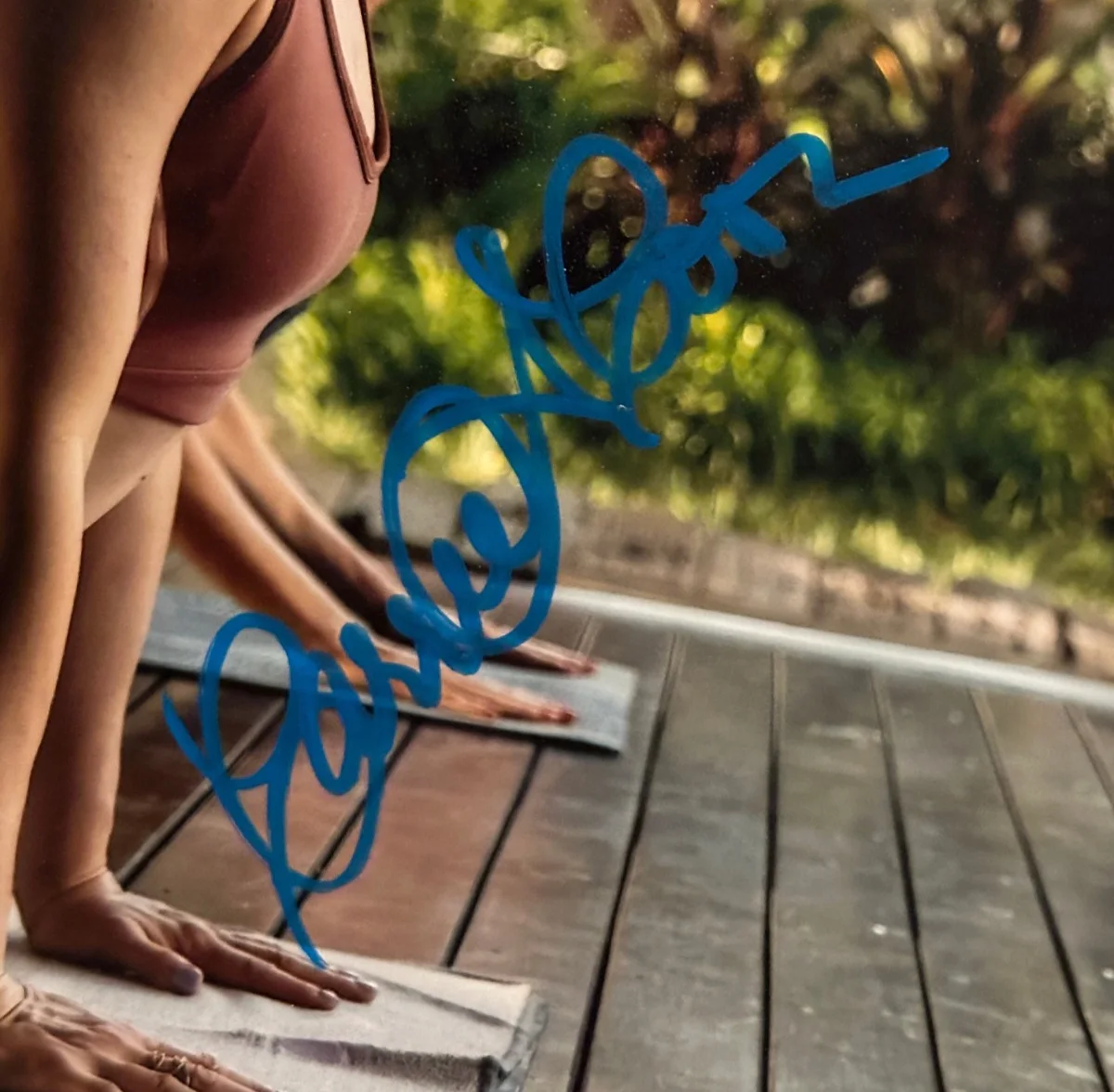 Carrie Coon Signed The White Lotus 8x10 Autographed Photo with JSA COA, image 3