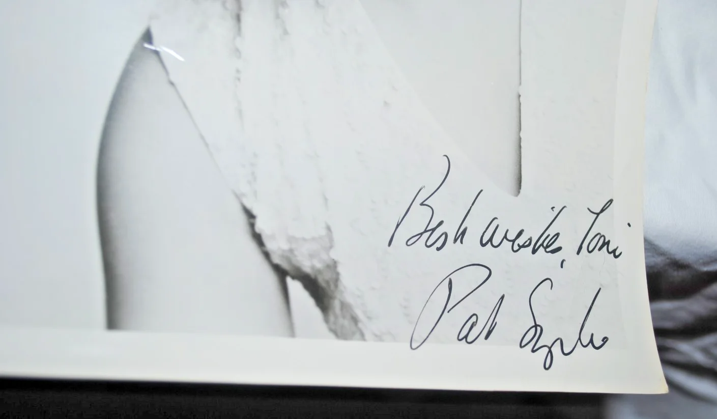 Pat Suzuki — Singer/actress Pat Suzuki vintage promotional 8x10 photo SIGNED, personalized, image 2
